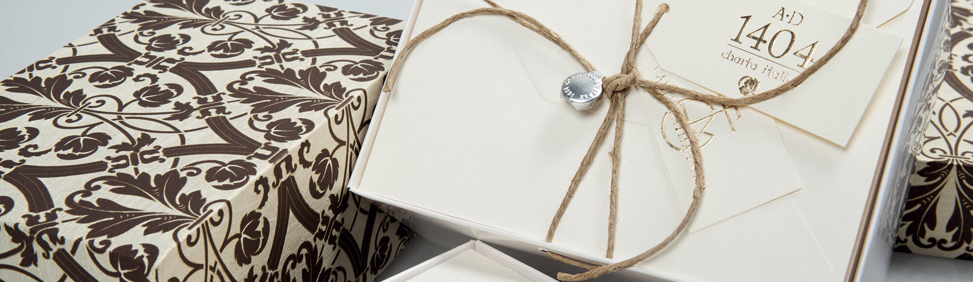embossing-italian-stationery